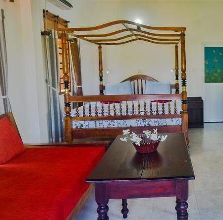 Ravi Villa Hikkaduwa Exterior photo